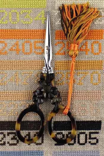Sajou 刺しゅう用ハサミ ベッコウ調「フラワー」モデル|フランス製 刺繍ハサミ