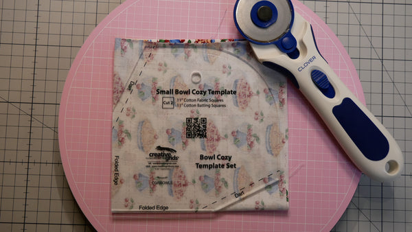 360°回転カッターマット ピンク 直径約25cm (Sue Daley Designs)