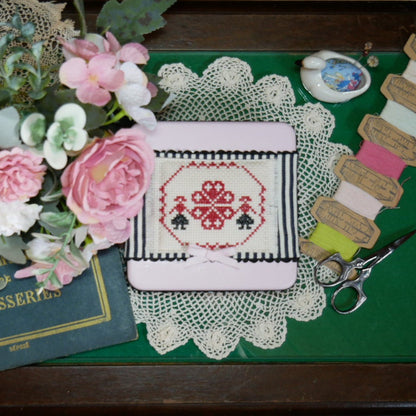 4月の手芸教室ご予約【クロス・ステッチ - Stitchy Friends ソーイングボックス缶】