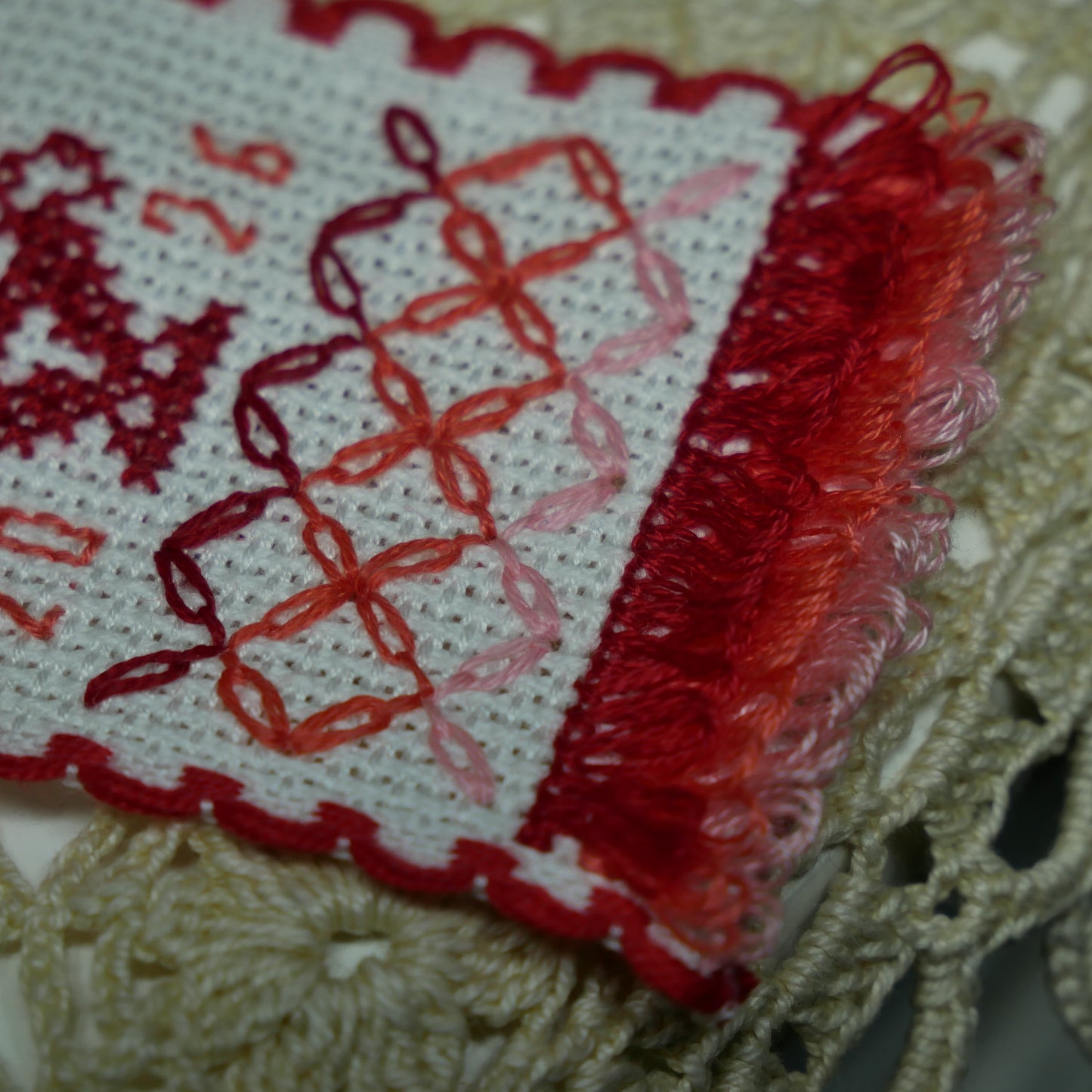 ワークショップ：クロス・ステッチで作るかわいいミニチュア・サンプラー｜5月2日（土）