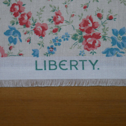 ハンドメイド用生地｜Liberty Palace Gardens Petal Crown C 反物（13.7m×110cm）綿100%