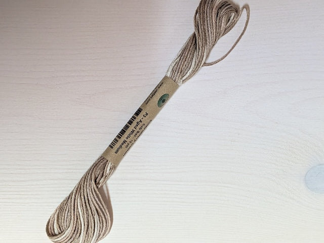 Valdani 段染め6本撚りコットン刺しゅう糸 10yd｜P3 Aged White Medium