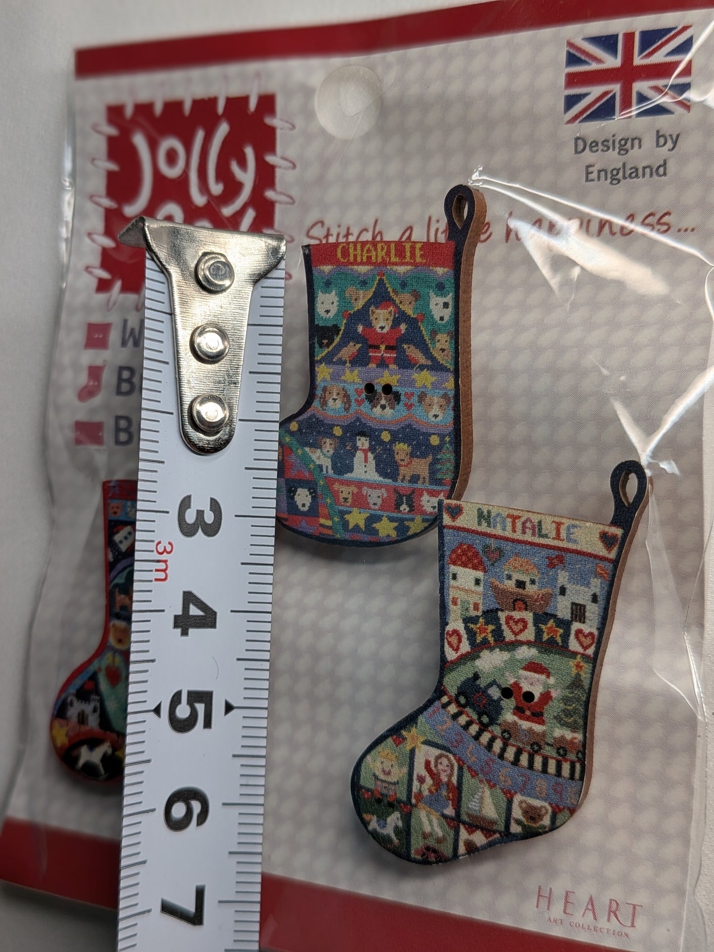 ジョリーレッド 木製ピンブローチ Jolly Red-002