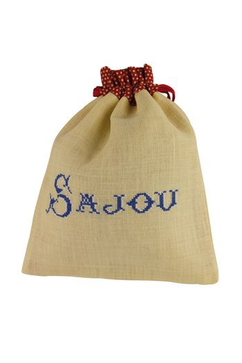 Sajou-cross-stitch-kit-bag-embroidery-girls クロス・ステッチ・巾着キット　刺しゅうする女の子