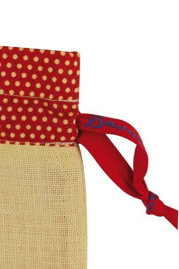 Sajou-cross-stitch-kit-bag-embroidery-girls クロス・ステッチ・巾着キット　刺しゅうする女の子