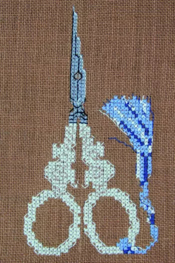 刺しゅう用ハサミ　象牙調「S」モデル