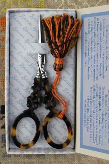 Sajou embroidery scissors- tortoiseshell flower model