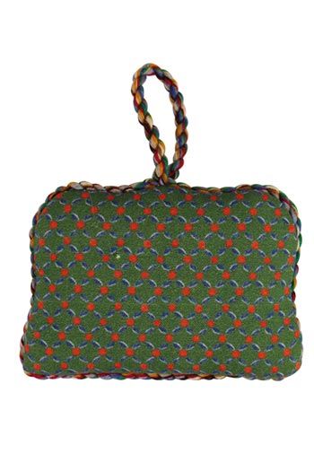 Sajou-needlepoint-puffies-kit-bag-cat-and-dog-winding-wool